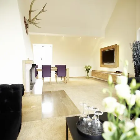 Am Helmwartsturm Hotel