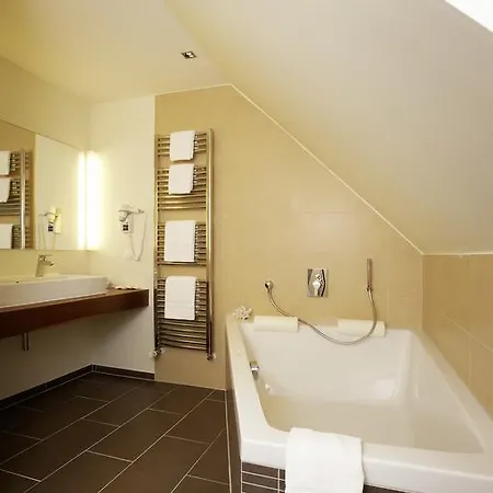 Szálloda Am Helmwartsturm 3*