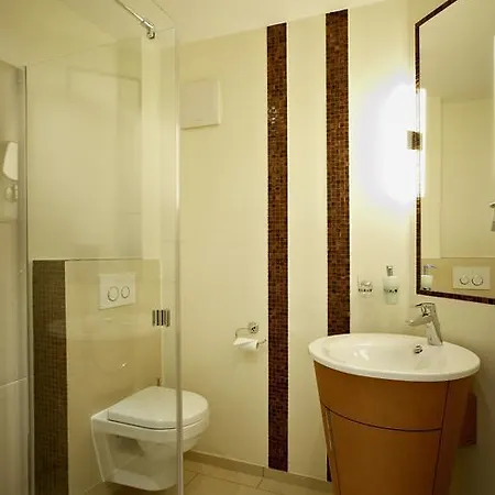 Am Helmwartsturm Szálloda Andernach