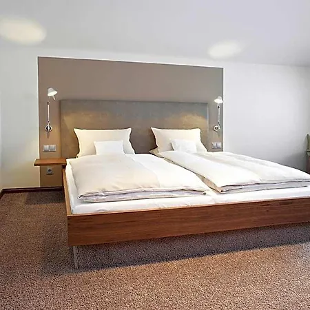 Hotel Am Helmwartsturm 3*