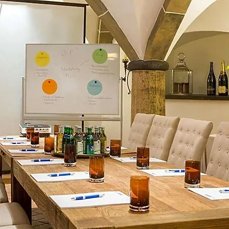 Am Helmwartsturm Hotel