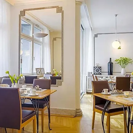 Hotel Am Helmwartsturm 3*