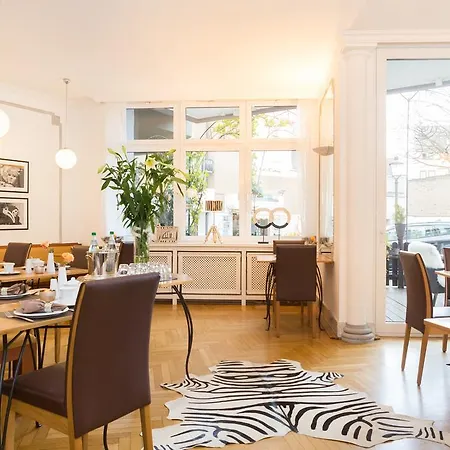 Am Helmwartsturm Otel Andernach