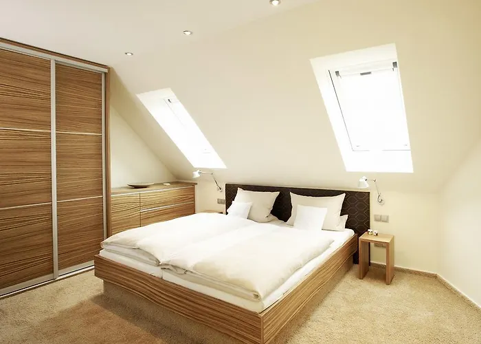 爱姆黑沃特斯图穆酒店 3*