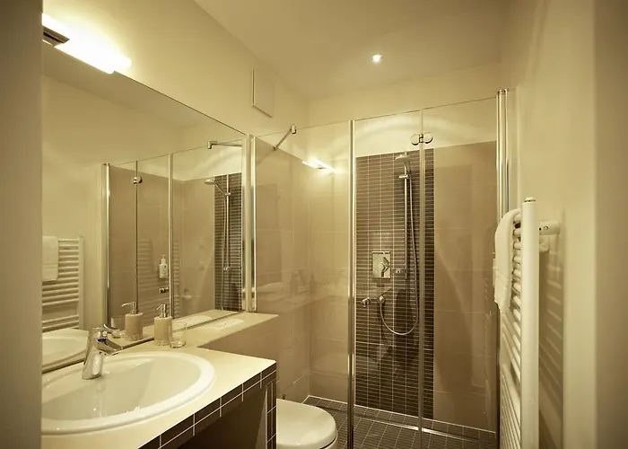 Am Helmwartsturm Otel 3*