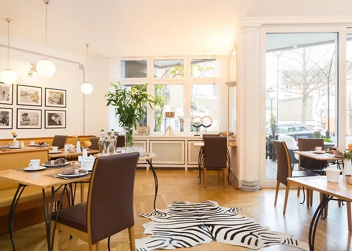 Am Helmwartsturm Otel Andernach