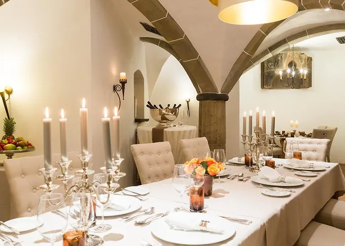 Otel Am Helmwartsturm 3*