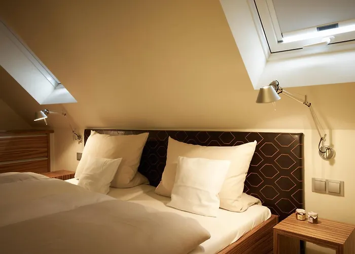 爱姆黑沃特斯图穆酒店 3*