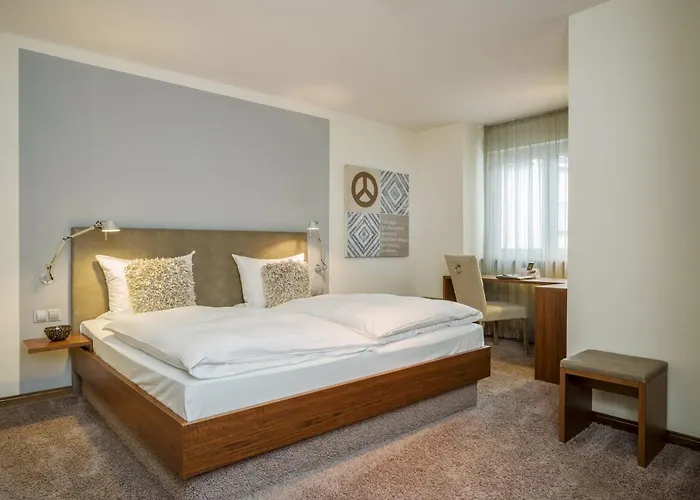 Am Helmwartsturm Otel Andernach